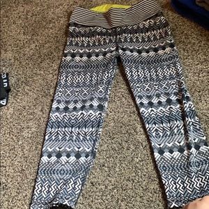 cropped athletic tights